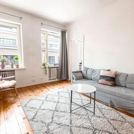 Classic Nordic 1br With Excellent Loc 赫尔辛基