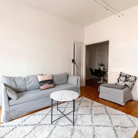 Classic Nordic 1br With Excellent Loc 公寓