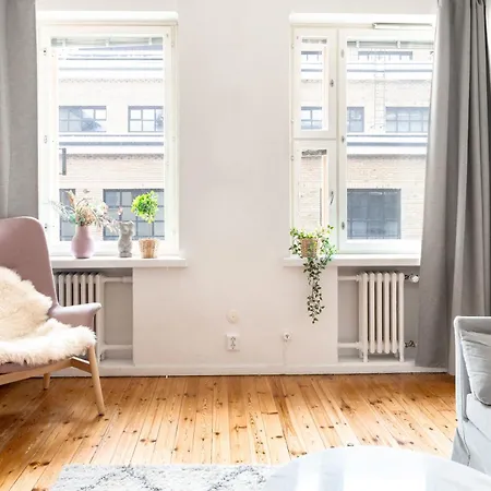 2ndhomes Classic Nordic 1br With Excellent Loc *